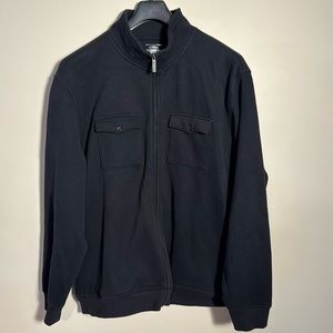 Men’s Vanheusen black jacket in size XXL. Nice zippered front with pockets.